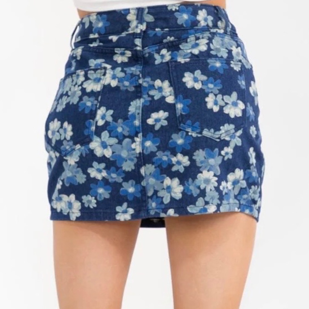 DARK WASH DENIM FLORAL SKIRT WITH SHORTS - Picture 4 of 9